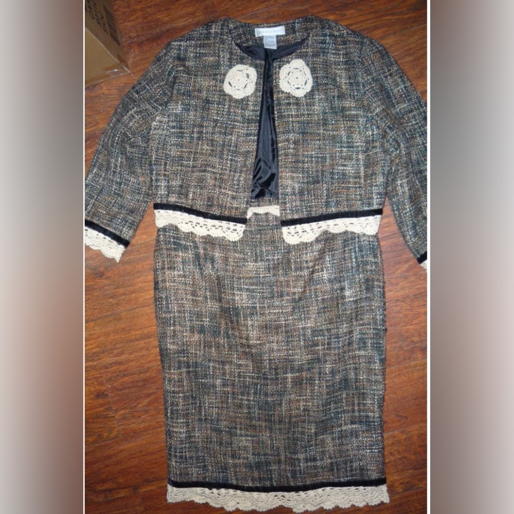 Newport News 2 pc. Brown/Black Tweed suit Ladies size 10